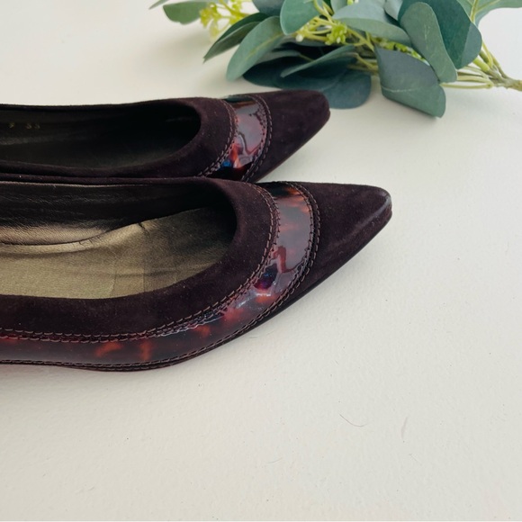 Stuart Weitzman Tier Cola Suede Kitten Heels - Picture 4 of 9